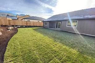 3357 Bryson Way, Medford, OR 97504 - Photo 4