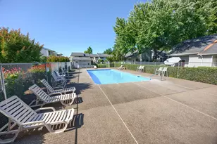 2101 Poplar Dr, Medford, OR 97504 - Photo 6