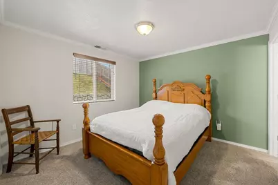 178 Grayson Street, Roseburg, OR 97471 - Photo 18