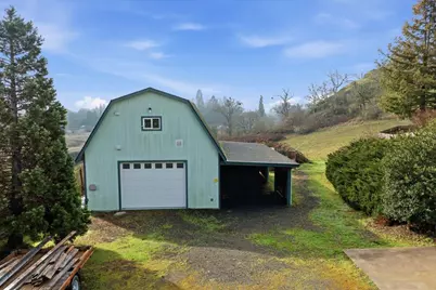 176 Nehalem Loop, Roseburg, OR 97471 - Photo 36