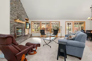 19895 Porcupine Dr, Bend, OR 97702 - Photo 4