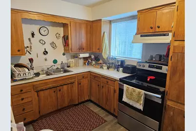 702 SE 9th Street, Grants Pass, OR 97526 - Photo 6