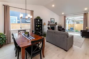 2853 NE Wells Acres Rd, Bend, OR 97701 - Photo 6