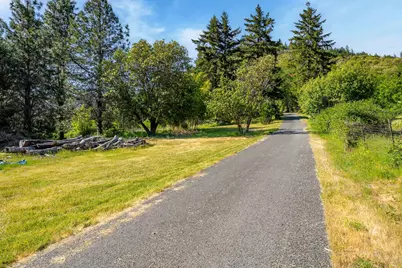 2583 E Evans Creek Road, Rogue River, OR 97537 - Photo 48