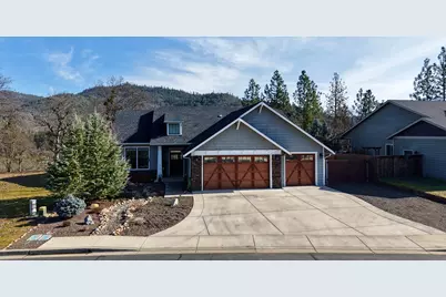 209 White Oak Way, Shady Cove, OR 97539 - Photo 2