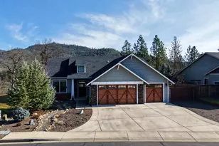 209 White Oak Way, Shady Cove, OR 97539 - Photo 1