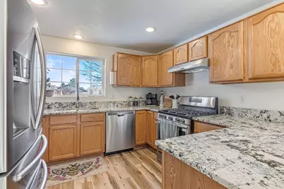 2113 SW 35th Place, Redmond, OR 97756 - Photo 4