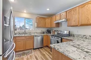 2113 SW 35th Pl, Redmond, OR 97756 - Photo 4