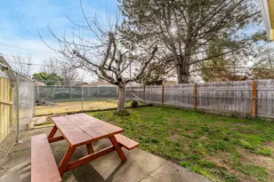 220 S 3rd St, Central Point, OR 97502 - Photo 22