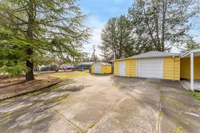 220 S 3rd Street, Central Point, OR 97502 - Photo 2