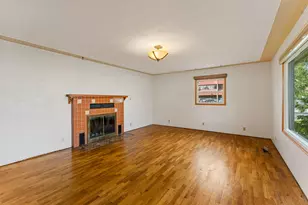 220 S 3rd St, Central Point, OR 97502 - Photo 8