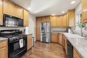 4529 Wolf Run Dr, Medford, OR 97504 - Photo 14