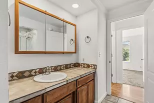 2583 Huntington Ln, Medford, OR 97504 - Photo 22