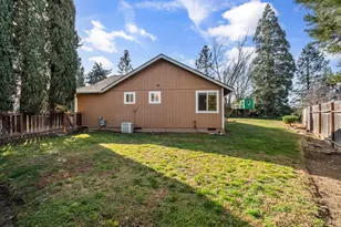2583 Huntington Ln, Medford, OR 97504 - Photo 26