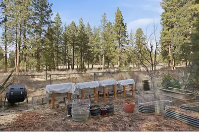 61537 West Ridge Avenue, Bend, OR 97702 - Photo 28