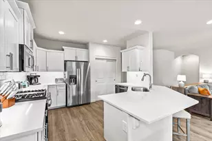 1637 Bronte Cir, Medford, OR 97504 - Photo 16