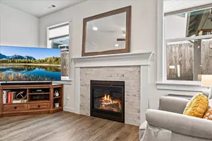 1637 Bronte Cir, Medford, OR 97504 - Photo 10