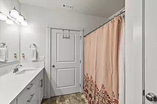 1637 Bronte Cir, Medford, OR 97504 - Photo 24