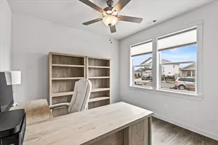 1637 Bronte Cir, Medford, OR 97504 - Photo 28