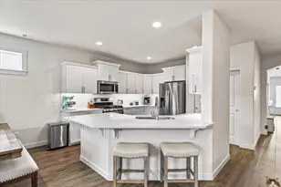 1637 Bronte Cir, Medford, OR 97504 - Photo 14