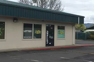 11264 Hwy 62, Eagle Point, OR 97524 - Photo 1