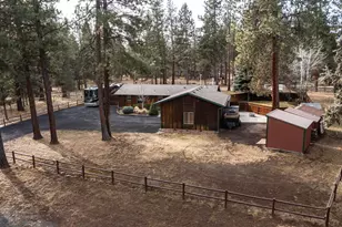 15689 Paddock Green, Sisters, OR 97759 - Photo 2