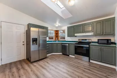 60463 Umatilla Circle, Bend, OR 97702 - Photo 2