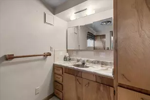 6131 Crater Lake Hwy, Central Point, OR 97502 - Photo 16