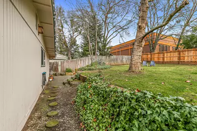 1035 NW Conklin Avenue, Grants Pass, OR 97526 - Photo 34