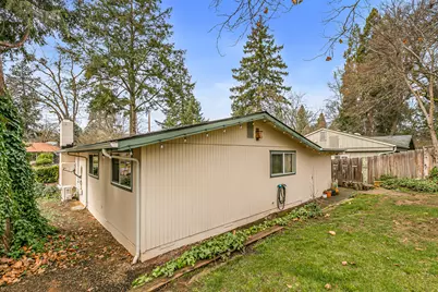 1035 NW Conklin Avenue, Grants Pass, OR 97526 - Photo 32