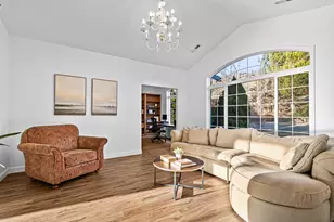 4770 Cloudcrest Dr, Medford, OR 97504 - Photo 4