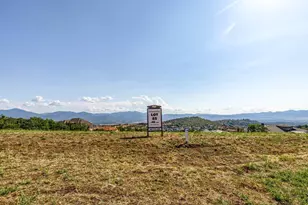 4942 Summerview Dr, Medford, OR 97504 - Photo 1