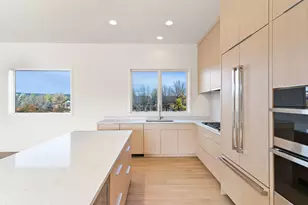 212 SW Log Ct, Bend, OR 97702 - Photo 14