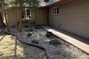 20783 Canterbury Ct, Bend, OR 97702 - Photo 2