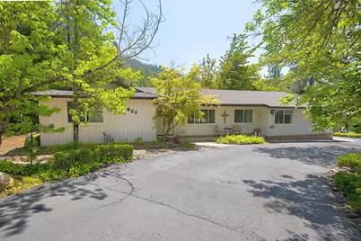 627 Carriage Road, Grants Pass, OR 97526 - Photo 1