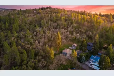 330 E Fir Street, Jacksonville, OR 97530 - Photo 52