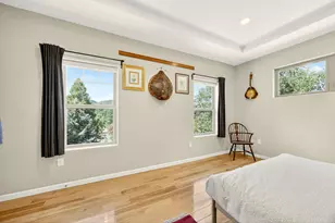 330 E Fir St, Jacksonville, OR 97530 - Photo 20