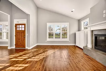 3957 Shamrock Drive, Medford, OR 97504 - Photo 4