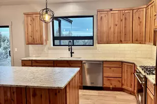 6822 Southeast Madison Ave, Prineville, OR 97754 - Photo 6