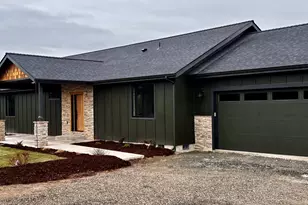 6822 Southeast Madison Ave, Prineville, OR 97754 - Photo 2