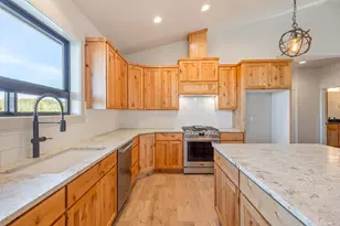 6822 Southeast Madison Ave, Prineville, OR 97754 - Photo 16
