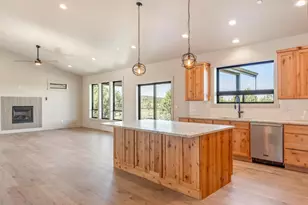 6822 Southeast Madison Ave, Prineville, OR 97754 - Photo 8