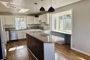 376 Crowson Rd, Ashland, OR 97520 - Photo 6