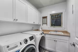 2398 NW Lemhi Pass Dr, Bend, OR 97703 - Photo 16