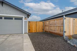 3723 Ford Dr, Medford, OR 97504 - Photo 4