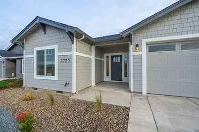 3723 Ford Drive, Medford, OR 97504 - Photo 2