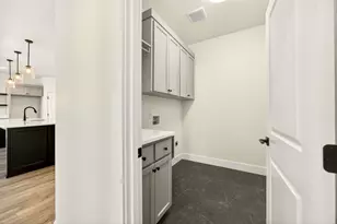 3723 Ford Dr, Medford, OR 97504 - Photo 32