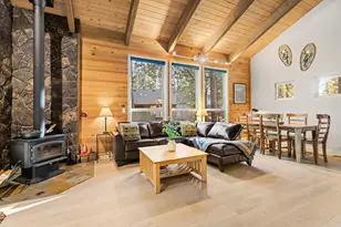 57532 Tamarack Ln, Sunriver, OR 97707 - Photo 2