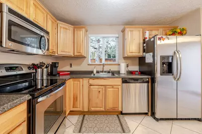 2142 NE Monterey Avenue, Bend, OR 97701 - Photo 10