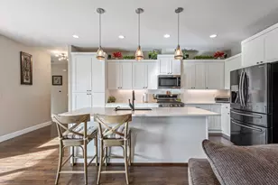 20811 Beaumont Dr, Bend, OR 97701 - Photo 4